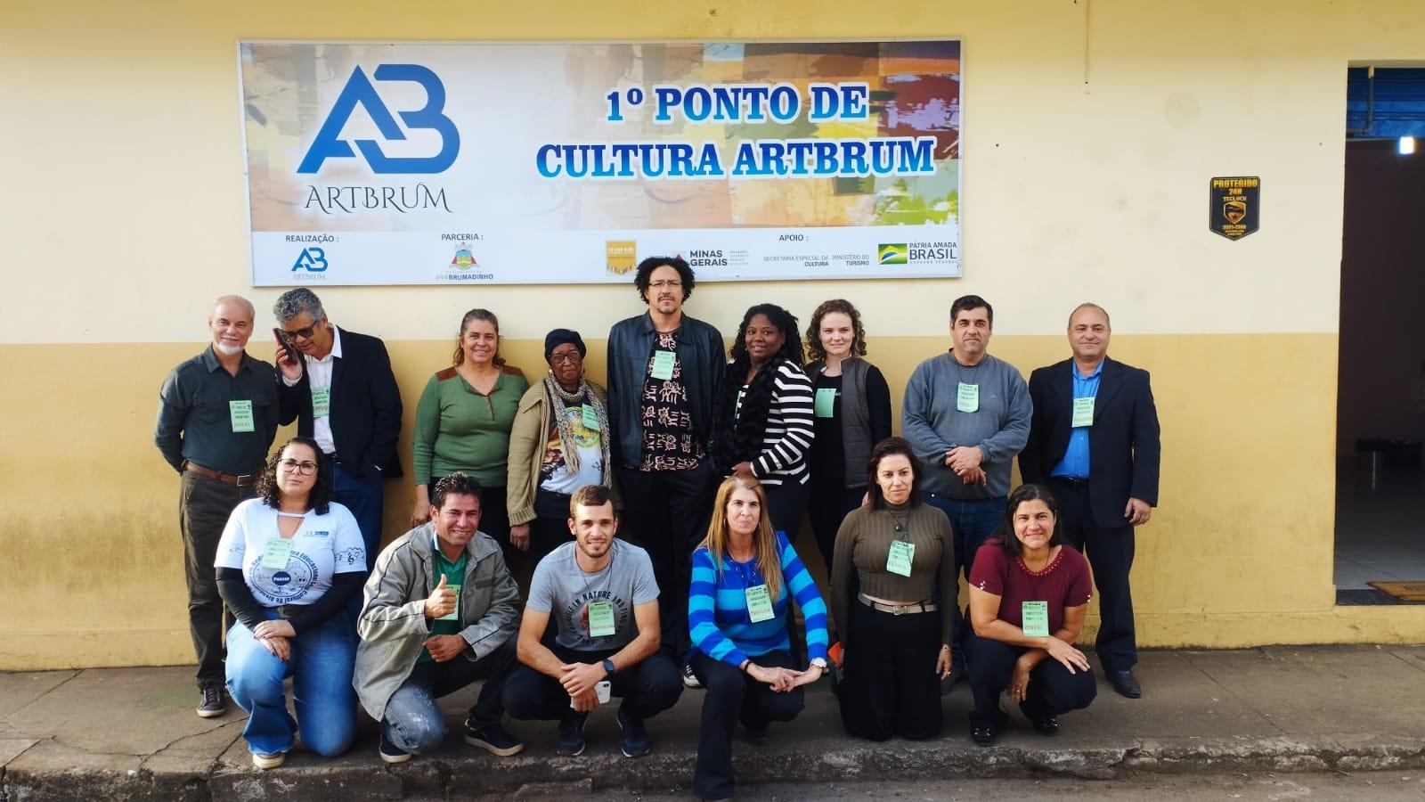 Momento de apresentação dos conteúdos sobre gestão de associações.